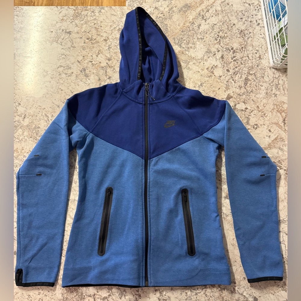 Nike Women's Two-Tone Blue Zip-Up Jacket